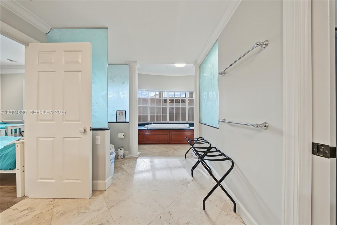 For Sale: $2,725,000 (6 beds, 4 baths, 3994 Square Feet)