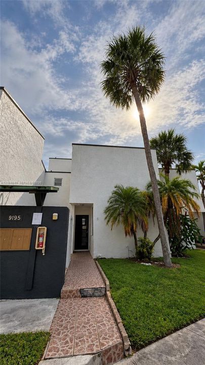 For Sale: $369,000 (3 beds, 2 baths, 1900 Square Feet)