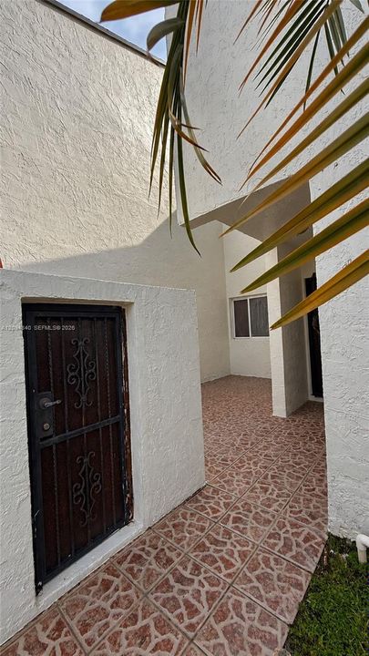 For Sale: $369,000 (3 beds, 2 baths, 1900 Square Feet)