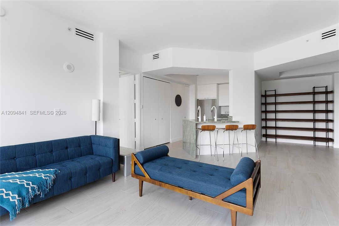 В аренду: $4,600 (2 спален, 2 ванн, 1320 Квадратных фут)
