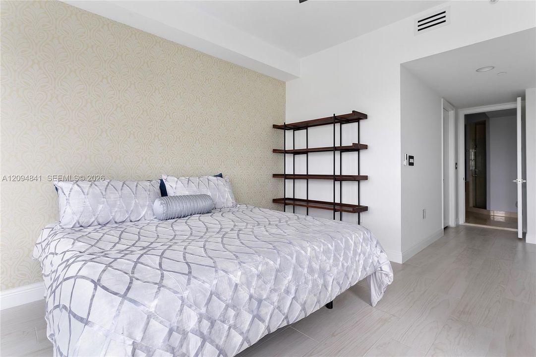 В аренду: $4,600 (2 спален, 2 ванн, 1320 Квадратных фут)