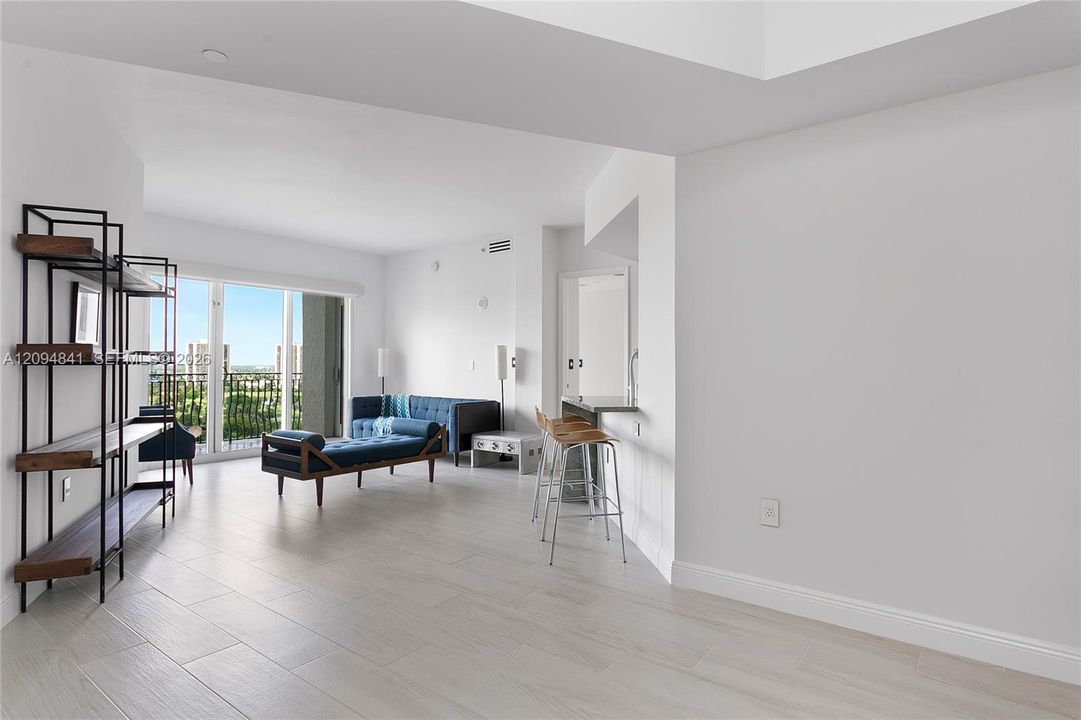 В аренду: $4,600 (2 спален, 2 ванн, 1320 Квадратных фут)