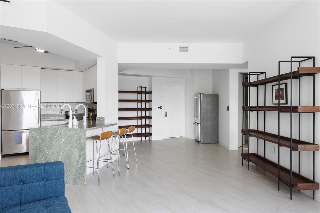 В аренду: $4,600 (2 спален, 2 ванн, 1320 Квадратных фут)