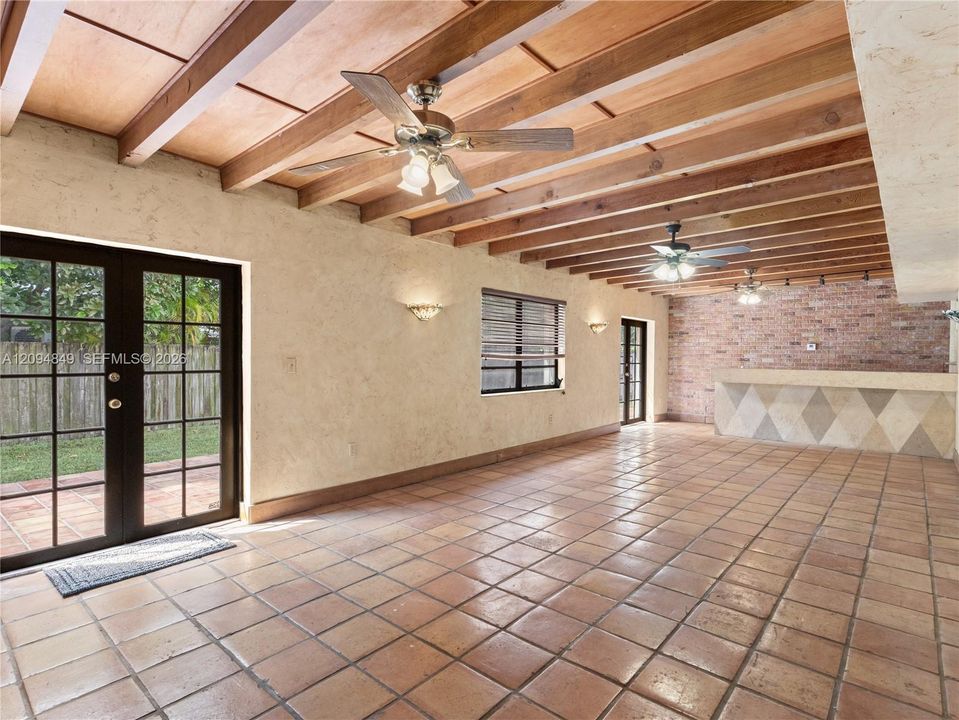 For Sale: $850,000 (4 beds, 3 baths, 2395 Square Feet)
