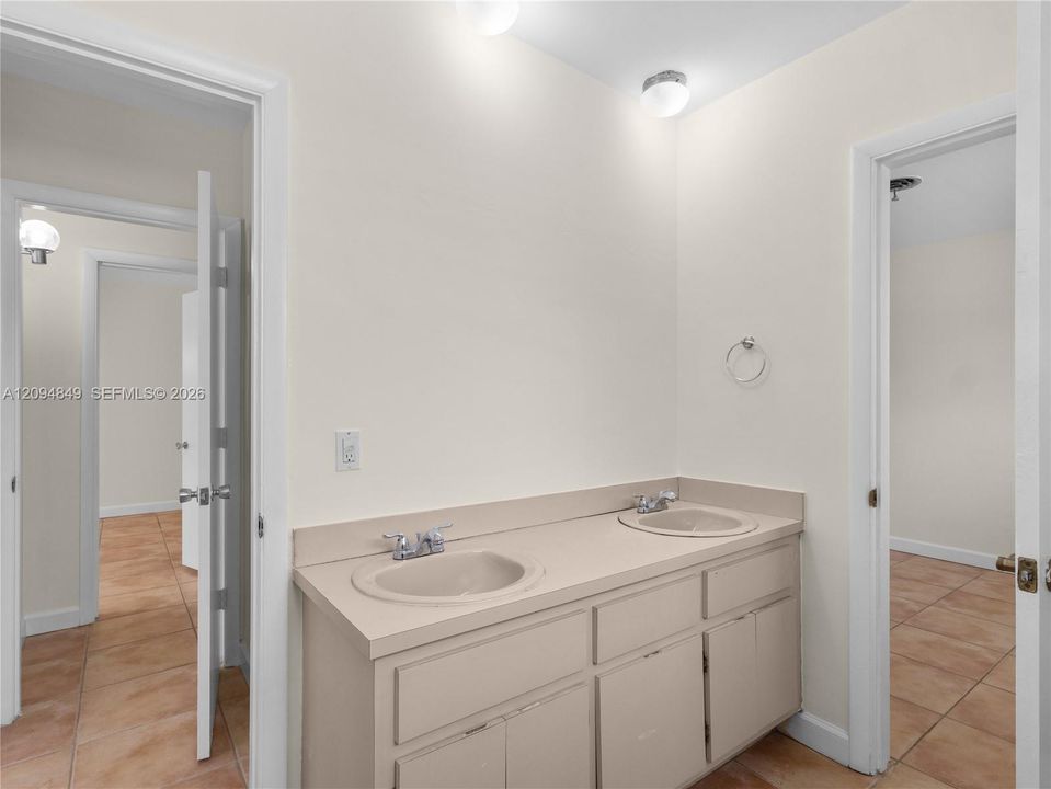 For Sale: $850,000 (4 beds, 3 baths, 2395 Square Feet)