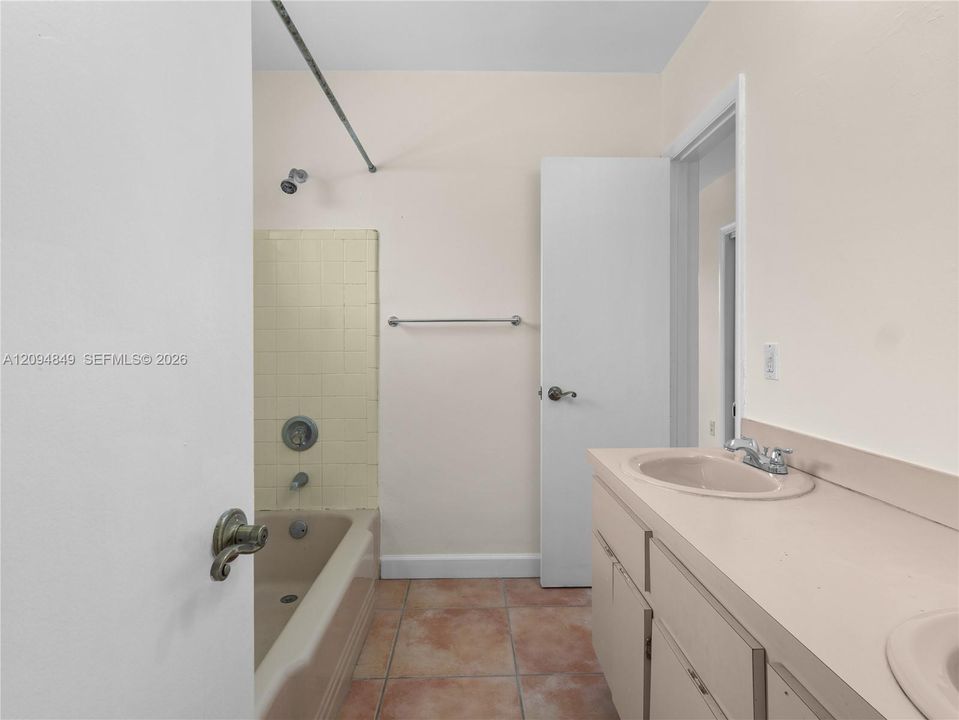 For Sale: $850,000 (4 beds, 3 baths, 2395 Square Feet)