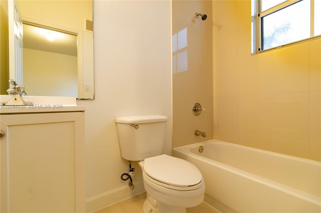 For Rent: $2,650 (2 beds, 2 baths, 1050 Square Feet)