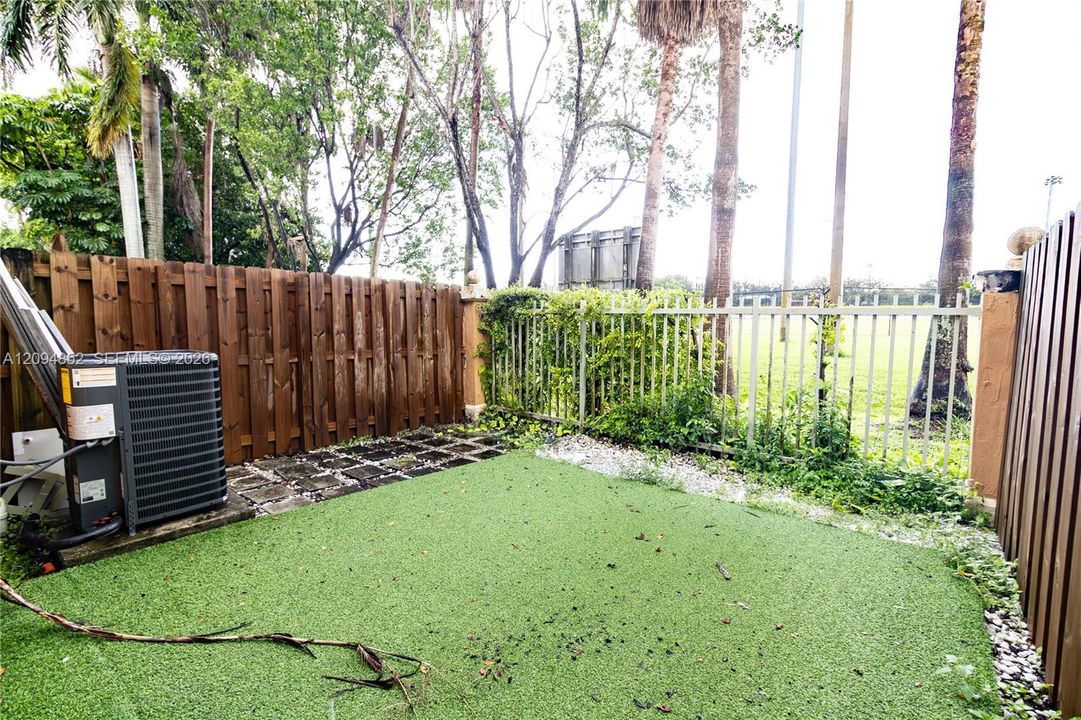 For Rent: $2,650 (2 beds, 2 baths, 1050 Square Feet)