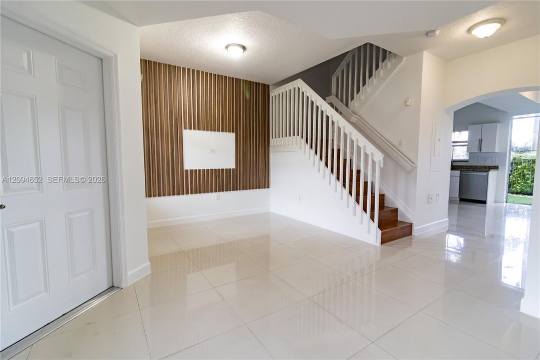 For Rent: $2,650 (2 beds, 2 baths, 1050 Square Feet)