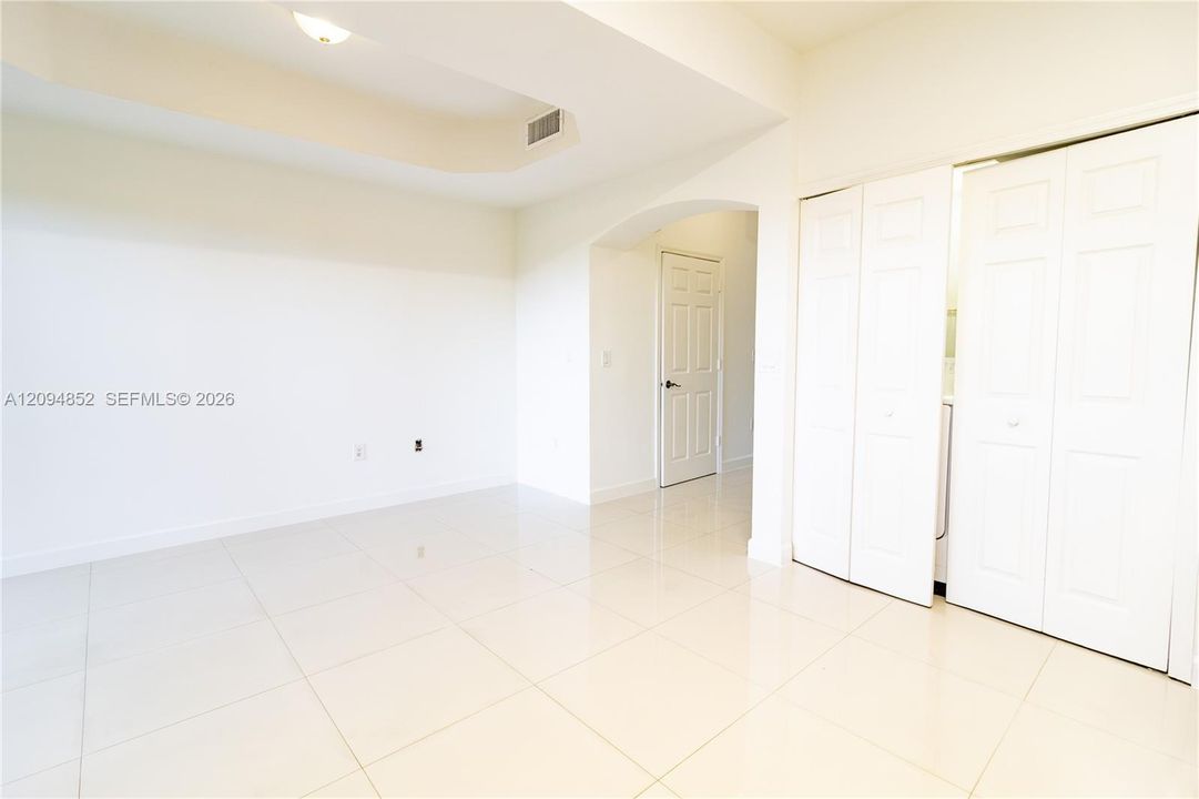 For Rent: $2,650 (2 beds, 2 baths, 1050 Square Feet)
