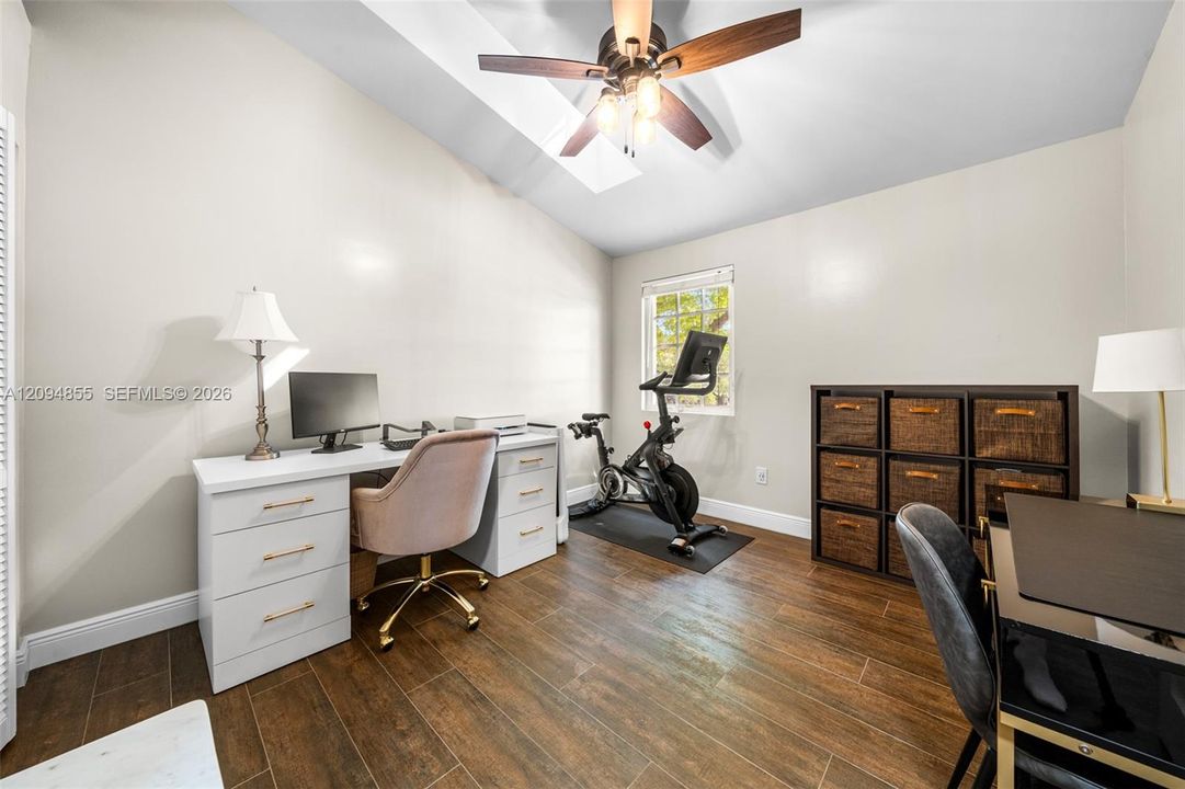 For Sale: $549,000 (3 beds, 2 baths, 1594 Square Feet)