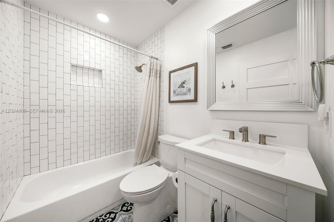 For Sale: $549,000 (3 beds, 2 baths, 1594 Square Feet)