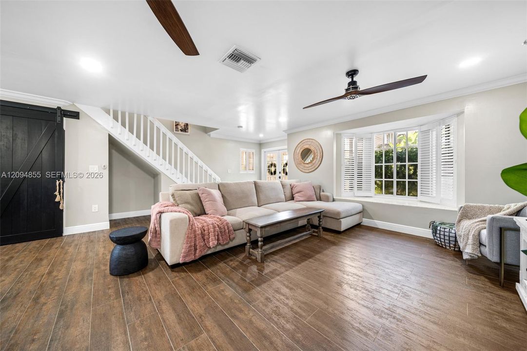 For Sale: $549,000 (3 beds, 2 baths, 1594 Square Feet)