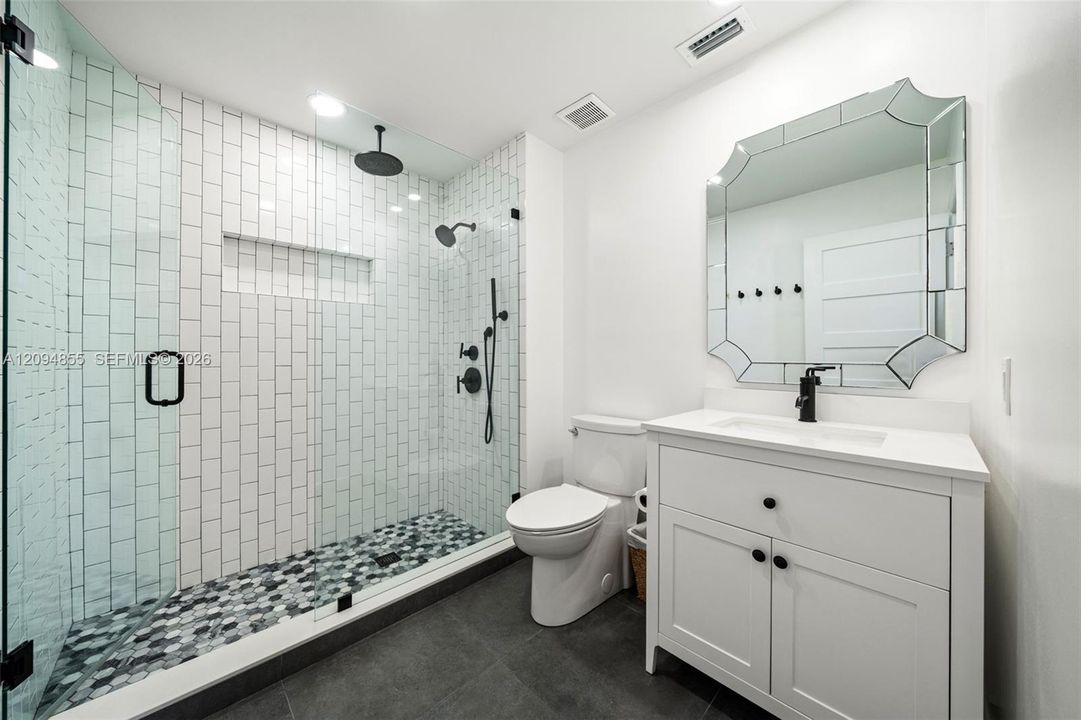 For Sale: $549,000 (3 beds, 2 baths, 1594 Square Feet)