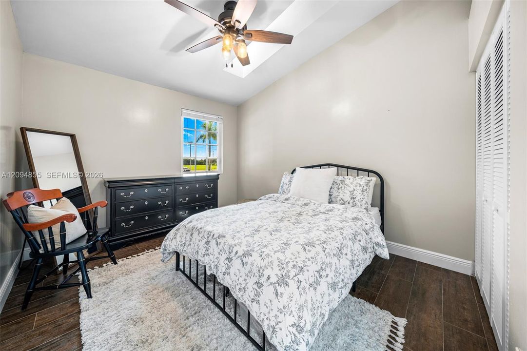 For Sale: $549,000 (3 beds, 2 baths, 1594 Square Feet)