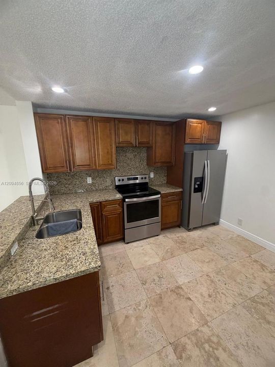 В аренду: $1,950 (1 спален, 1 ванн, 777 Квадратных фут)