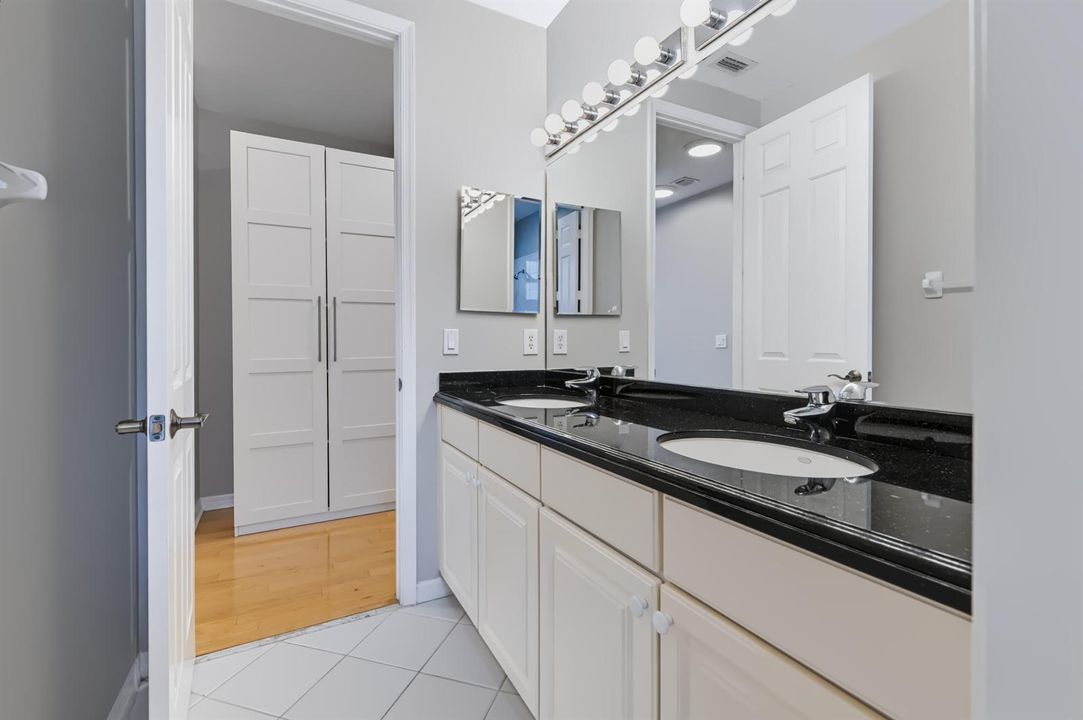 32 Upstairs Bath