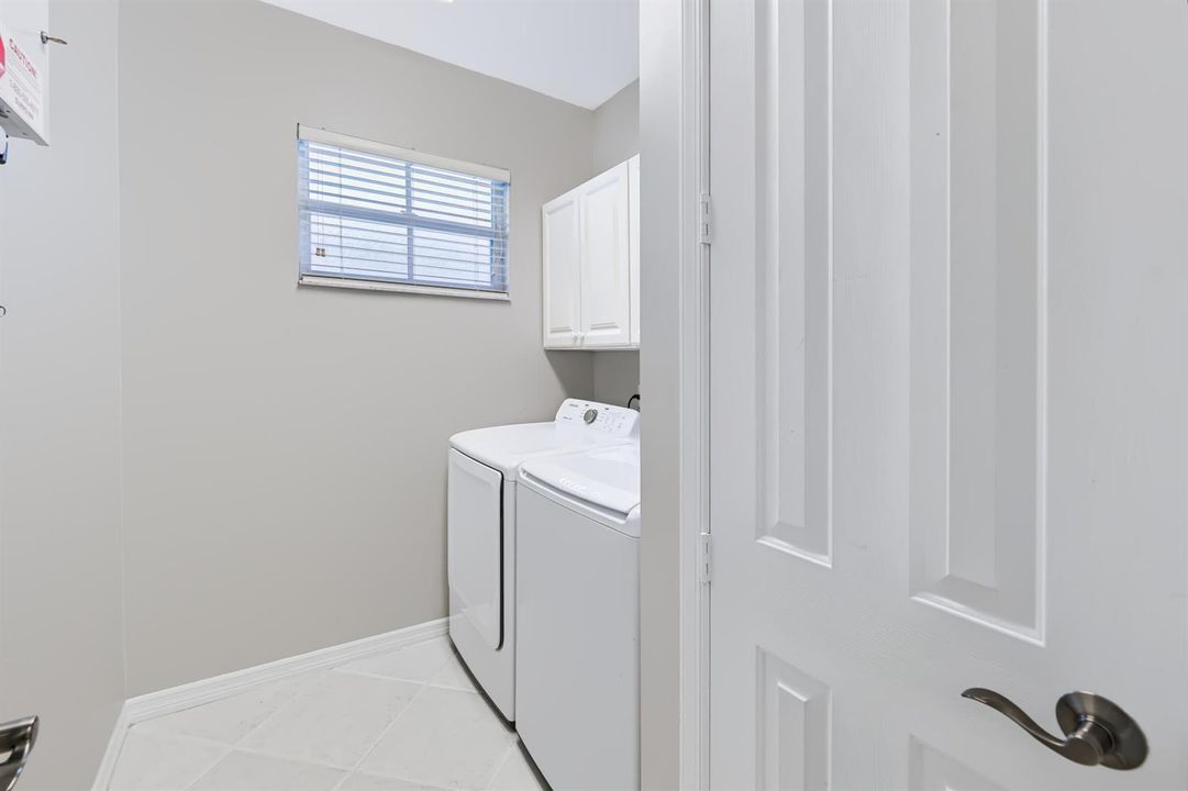 34 Upstairs Laundry