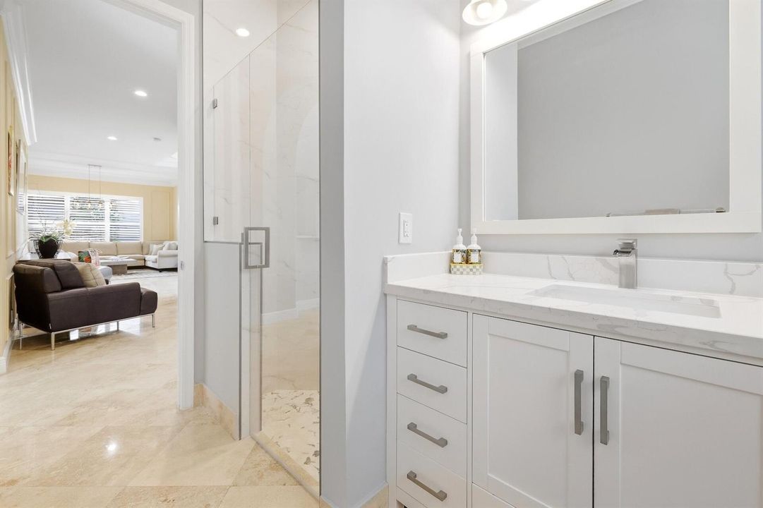 Downstairs_Bathroom