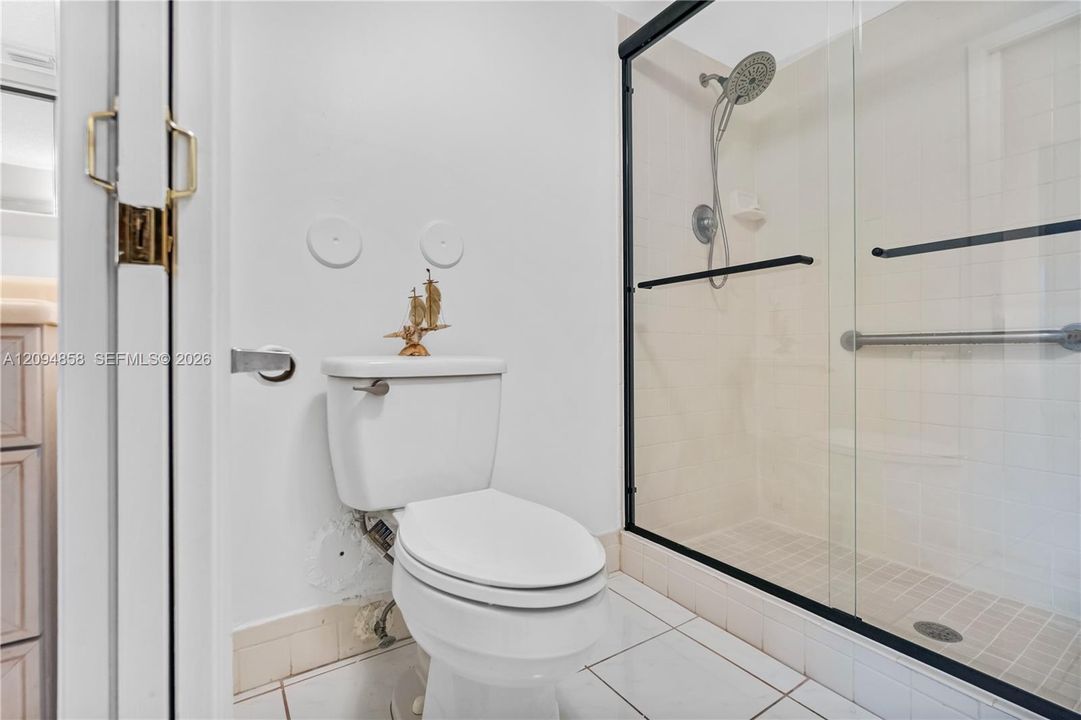 На продажу: $170,000 (2 спален, 2 ванн, 1052 Квадратных фут)