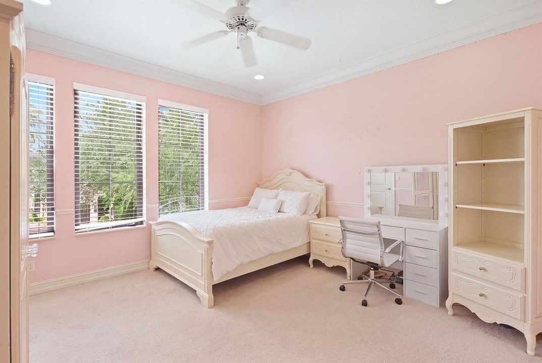 32-web-or-mls-031_0E2A8743_declutter_ad9