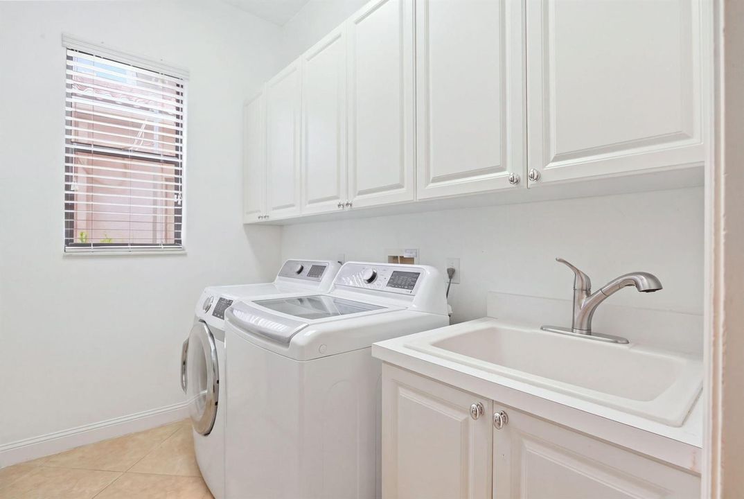47-web-or-mls-046_0E2A8641_declutter_221