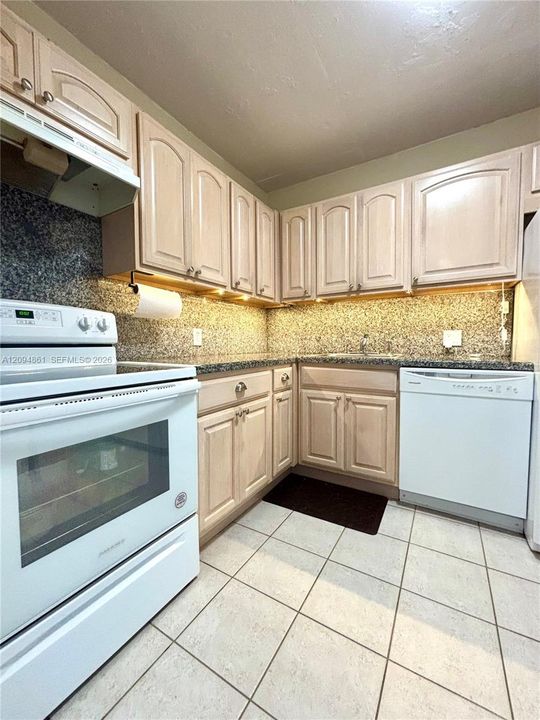 En Venta: $199,999 (1 camas, 1 baños, 913 Pies cuadrados)