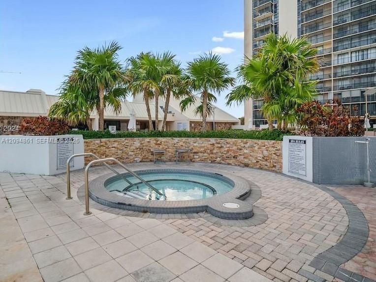 En Venta: $199,999 (1 camas, 1 baños, 913 Pies cuadrados)