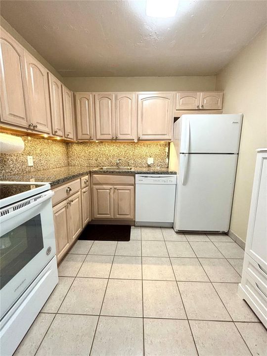 En Venta: $199,999 (1 camas, 1 baños, 913 Pies cuadrados)