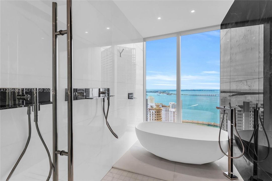 For Sale: $4,190,000 (3 beds, 4 baths, 3078 Square Feet)