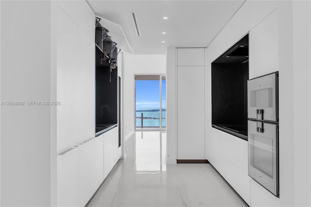 For Sale: $4,190,000 (3 beds, 4 baths, 3078 Square Feet)