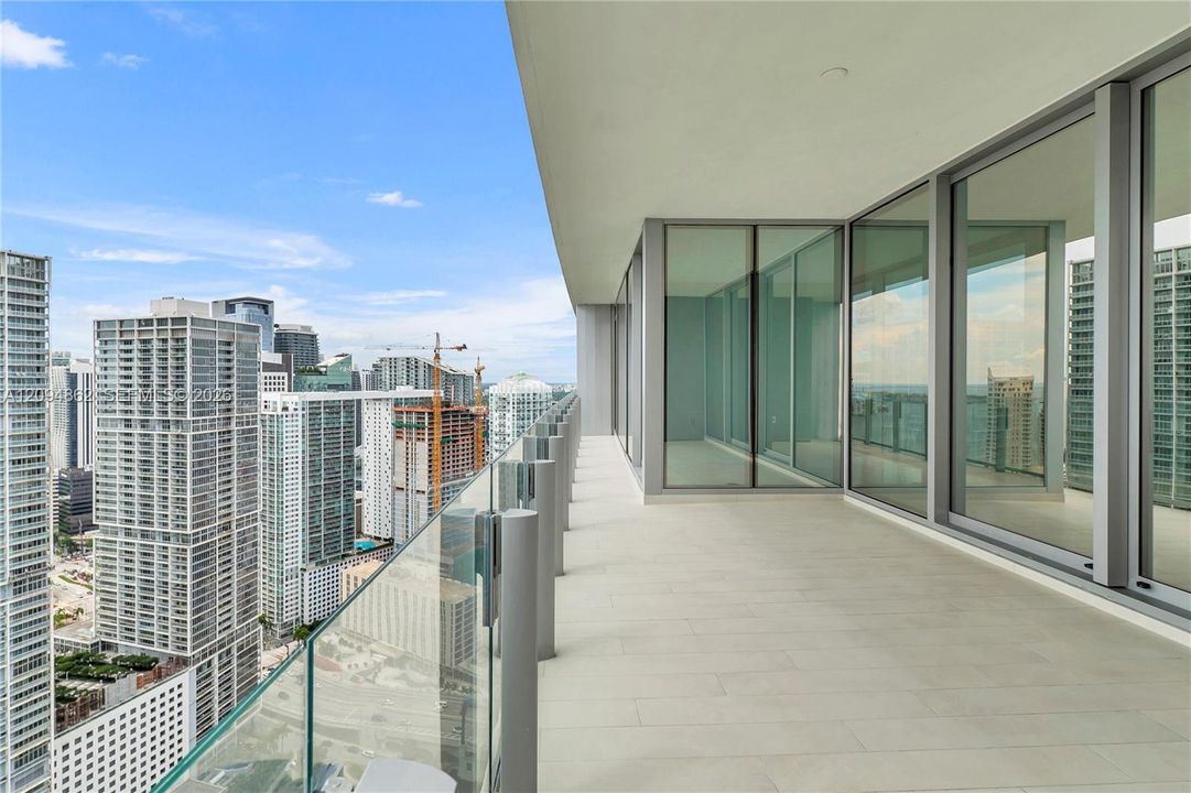 For Sale: $4,190,000 (3 beds, 4 baths, 3078 Square Feet)