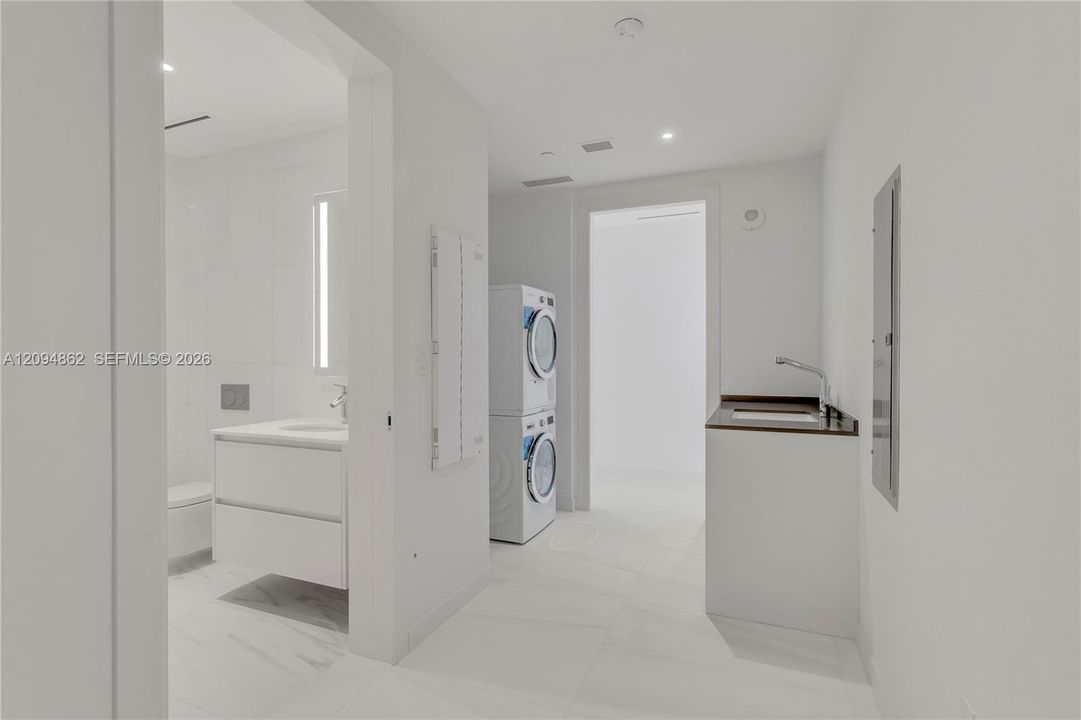 For Sale: $4,190,000 (3 beds, 4 baths, 3078 Square Feet)