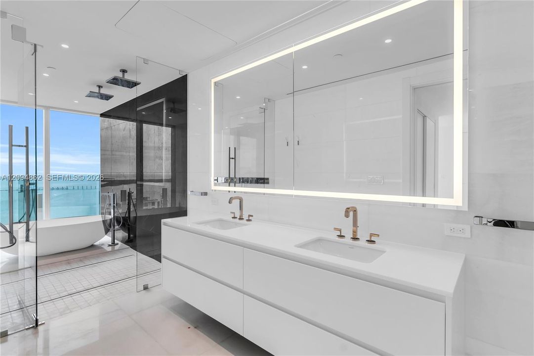 For Sale: $4,190,000 (3 beds, 4 baths, 3078 Square Feet)
