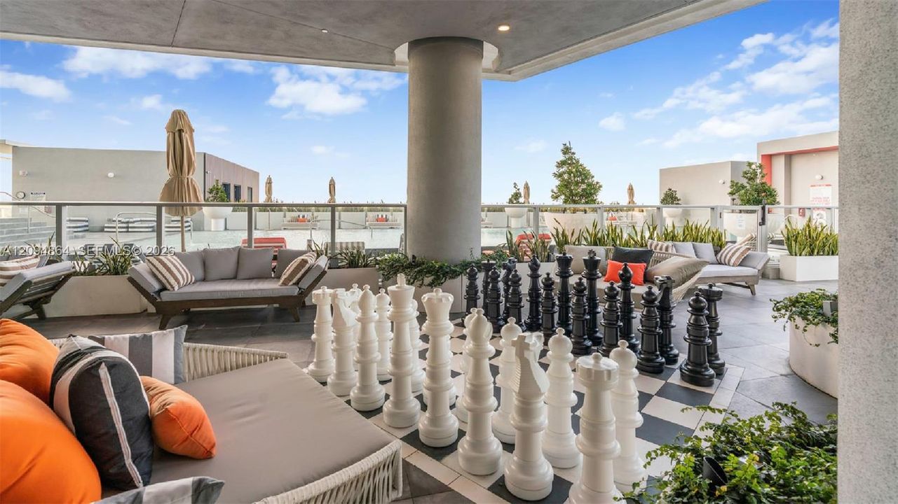 En Venta: $679,000 (3 camas, 3 baños, 1297 Pies cuadrados)