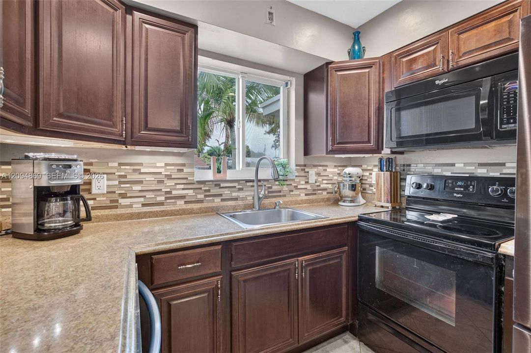 En Venta: $524,900 (3 camas, 2 baños, 1326 Pies cuadrados)