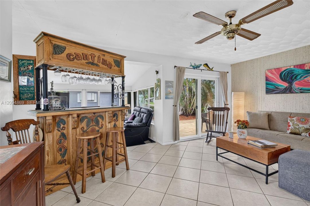 En Venta: $524,900 (3 camas, 2 baños, 1326 Pies cuadrados)