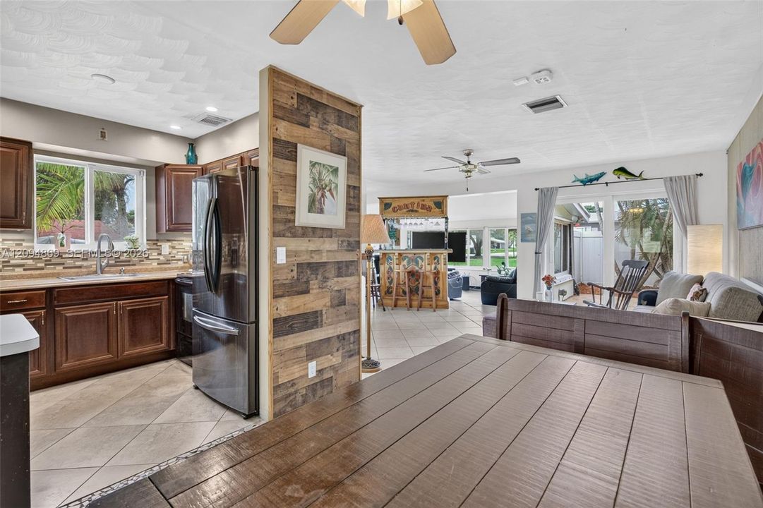 En Venta: $524,900 (3 camas, 2 baños, 1326 Pies cuadrados)