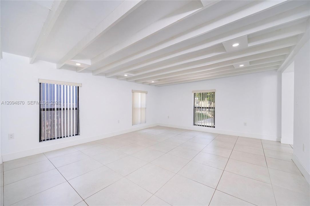 En Venta: $479,995 (2 camas, 1 baños, 935 Pies cuadrados)