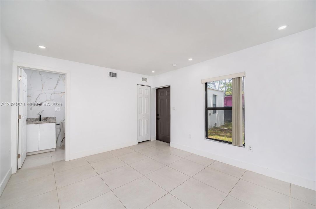 En Venta: $479,995 (2 camas, 1 baños, 935 Pies cuadrados)