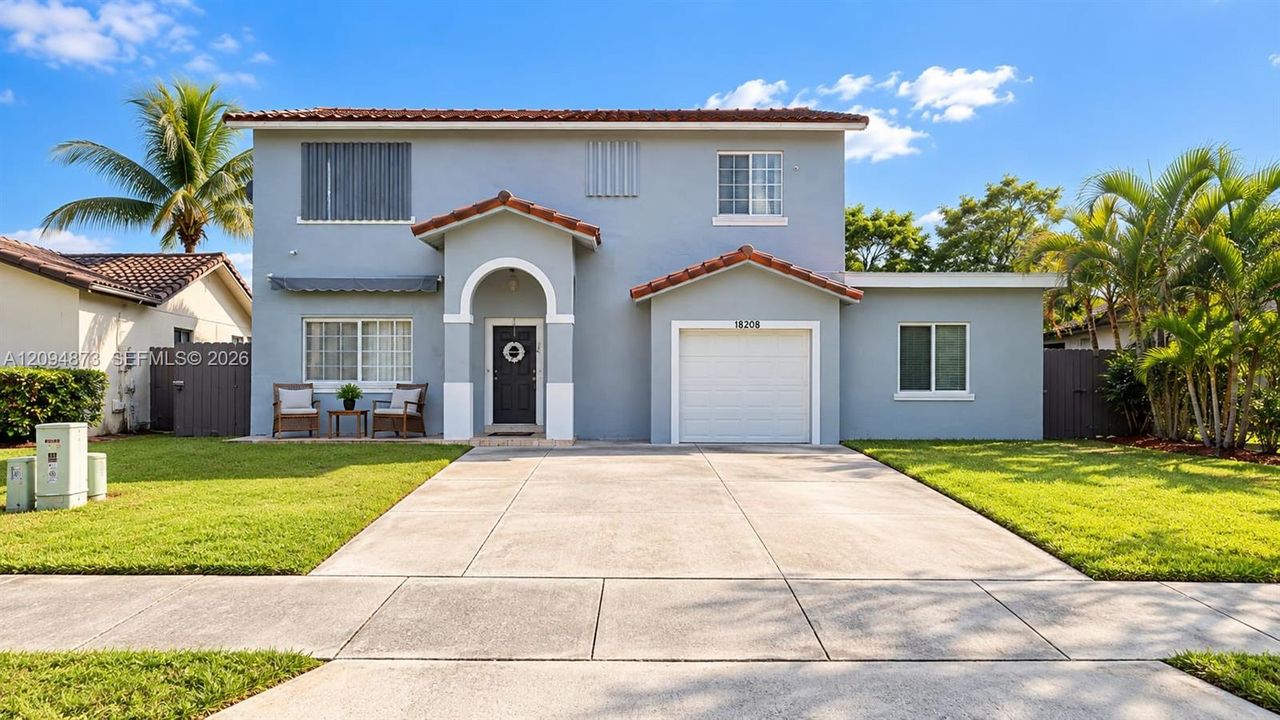 For Rent: $3,800 (3 beds, 2 baths, 2008 Square Feet)