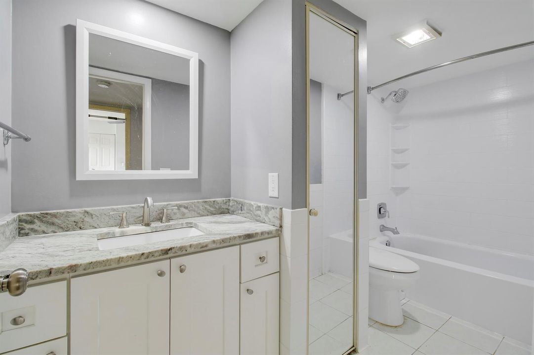 Full Bathroom #2