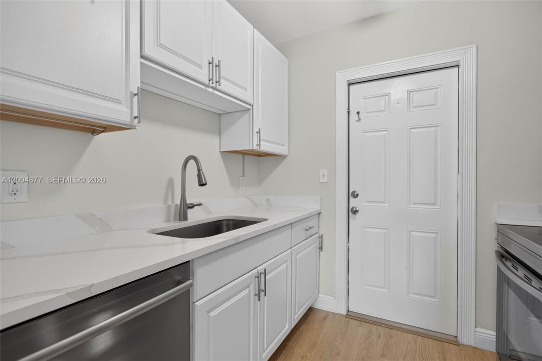 En Venta: $420,000 (3 camas, 1 baños, 1067 Pies cuadrados)