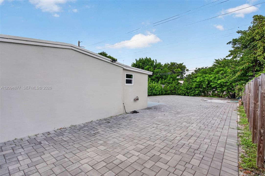 En Venta: $420,000 (3 camas, 1 baños, 1067 Pies cuadrados)