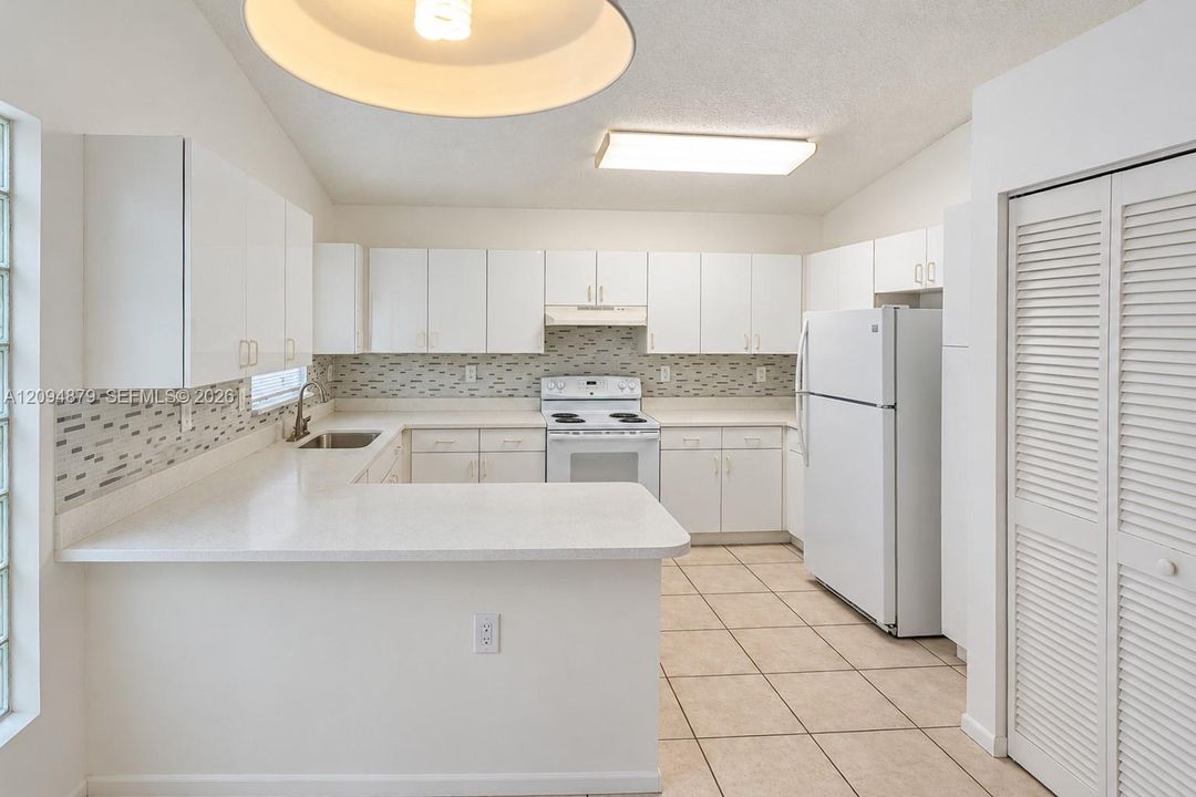 En Venta: $347,900 (2 camas, 2 baños, 1160 Pies cuadrados)