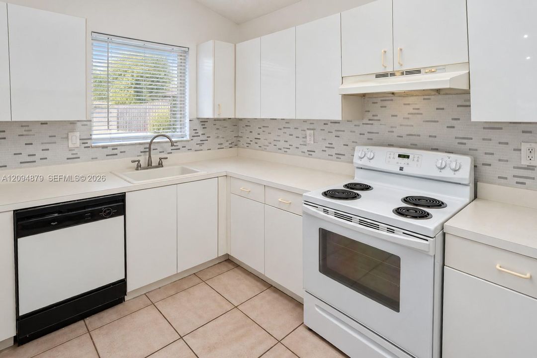 En Venta: $347,900 (2 camas, 2 baños, 1160 Pies cuadrados)