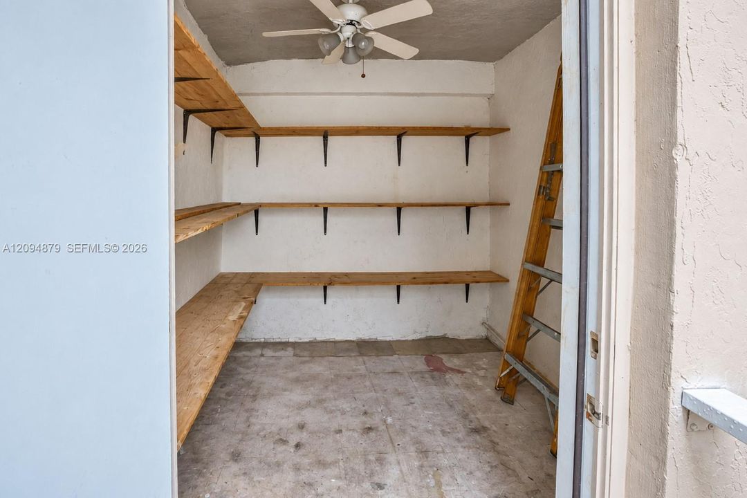 En Venta: $347,900 (2 camas, 2 baños, 1160 Pies cuadrados)