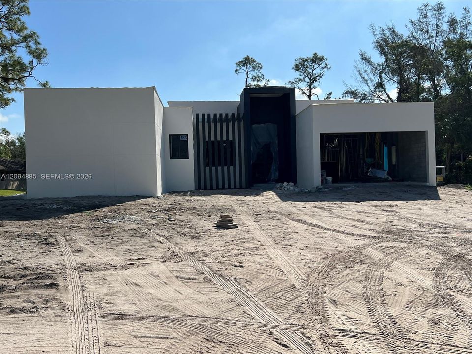 For Sale: $2,800,000 (4 beds, 5 baths, 3600 Square Feet)