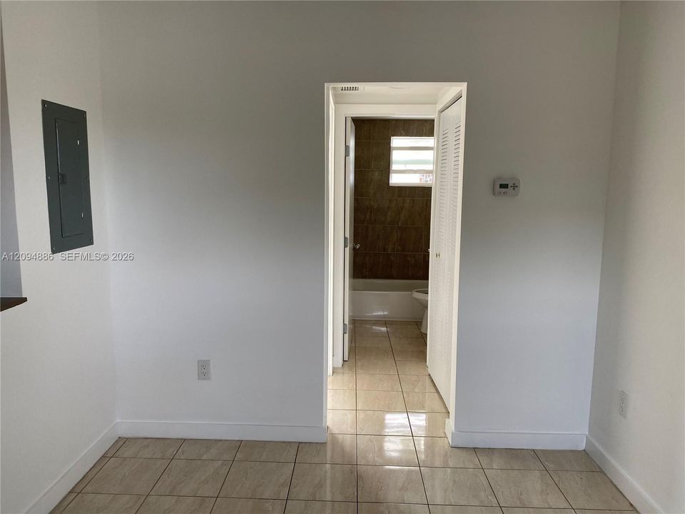 В аренду: $1,499 (1 спален, 1 ванн, 8394 Квадратных фут)
