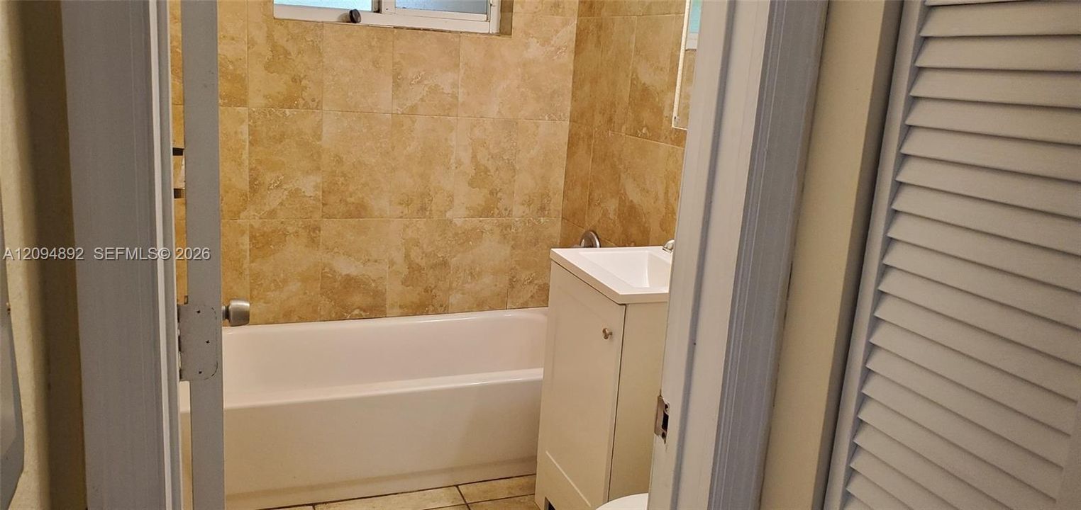 For Rent: $1,600 (1 beds, 1 baths, 700 Square Feet)